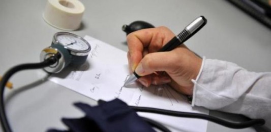 Visita fiscale, meno certificati nella PA, ma aumentano i controlli