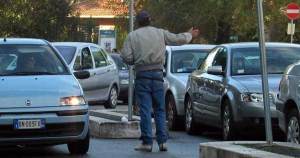 parcheggiatore abusivo