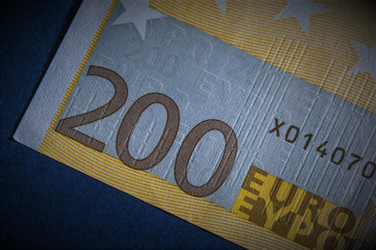 Bonus 200 euro: beneficiari e come e quando viene erogato, categoria per  categoria | LeggiOggi