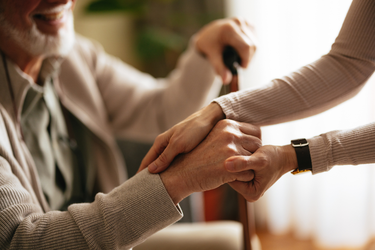 Colf e badanti stranieri, assunzioni più semplici: cosa cambia con il nuovo Decreto Flussi Colf e badanti stranieri, assunzioni più semplici: cosa cambia con il nuovo Decreto Flussi