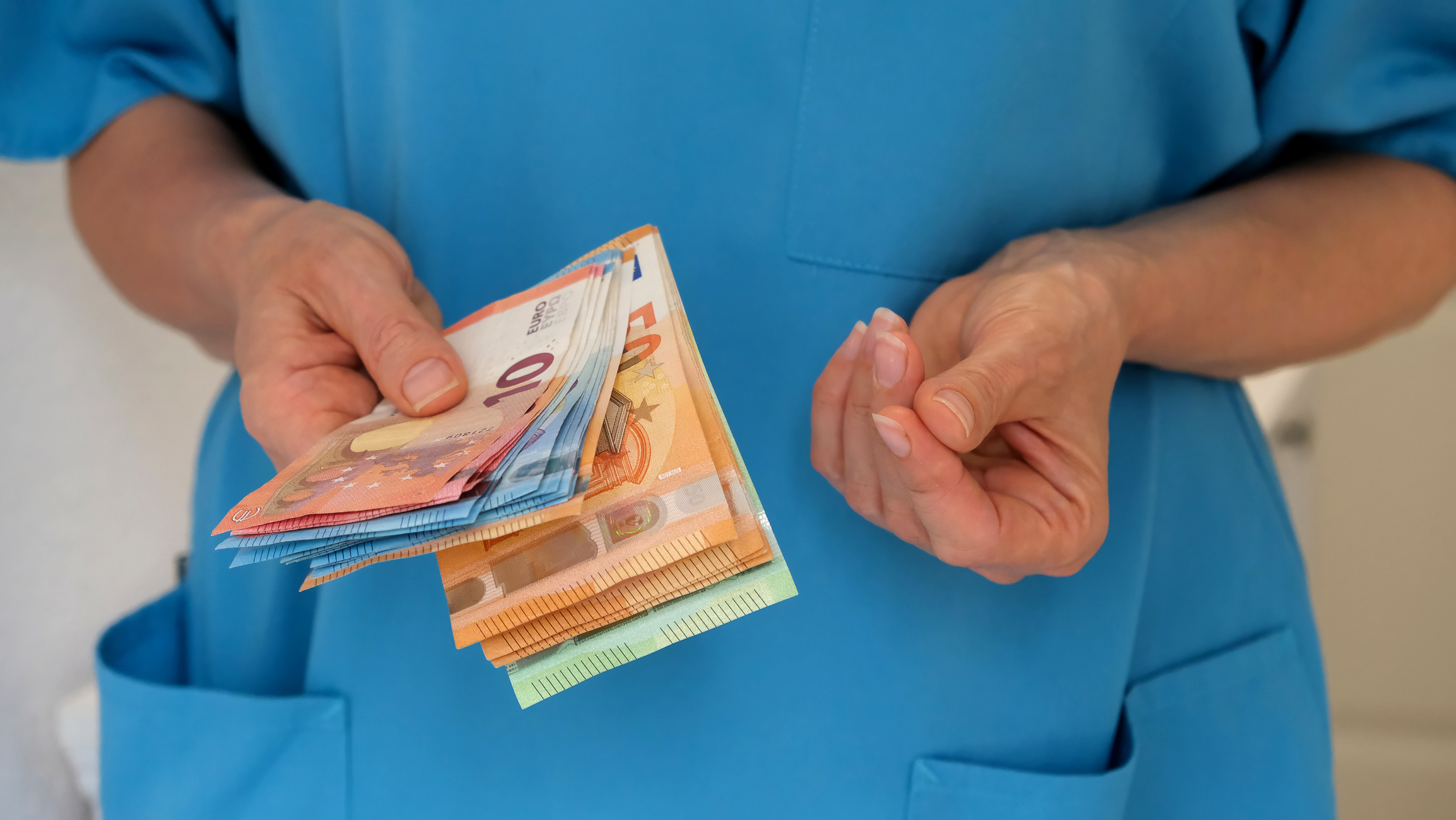 Flat tax infermieri: quando si applica (e non) il 5% sullo straordinario. I chiarimenti delle Entrate